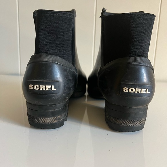 Sorel Chelsea style rain boots 5.5 - Picture 4 of 5